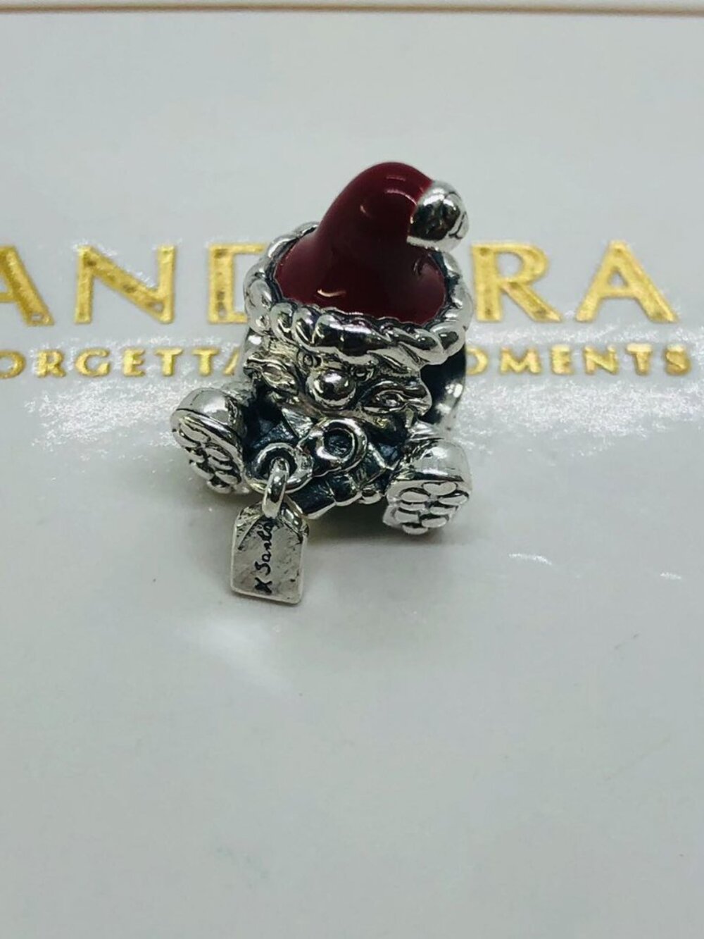 Pandora Seated Santa Claus & Present Charm